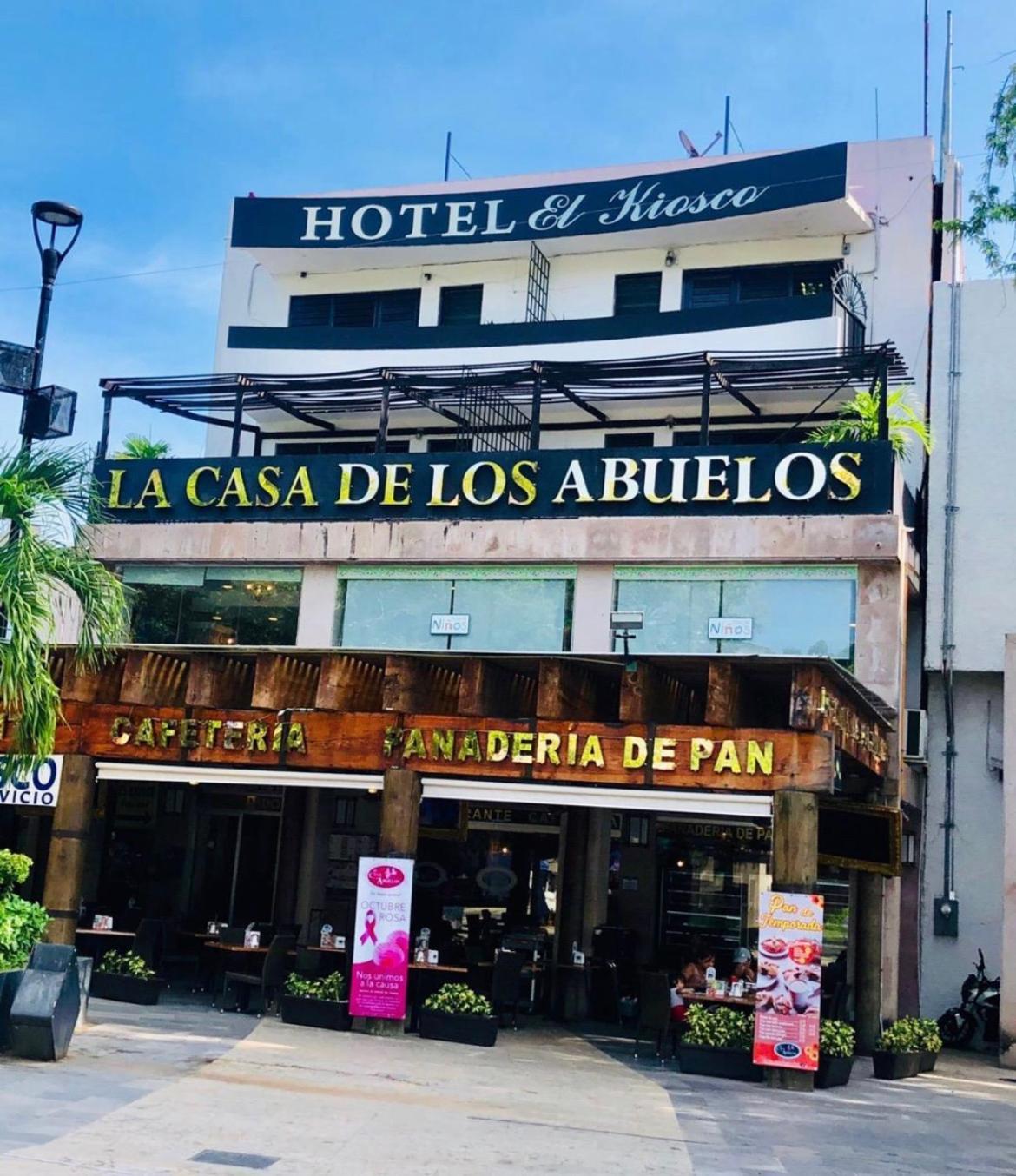 Hotel Zocalo Abuelos Акапулко Екстериор снимка