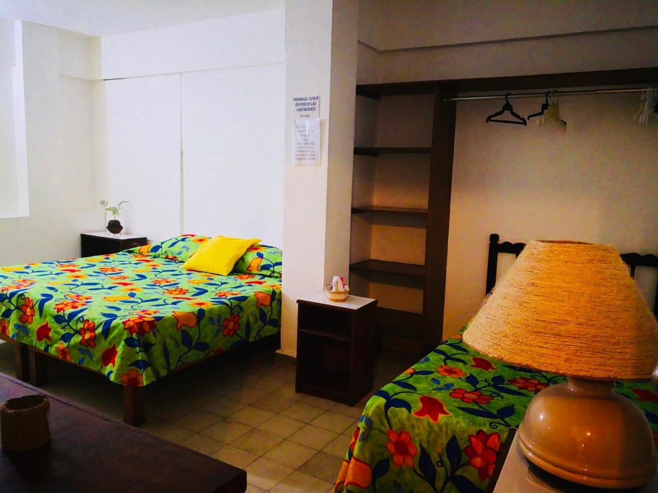 Hotel Zocalo Abuelos Акапулко Екстериор снимка