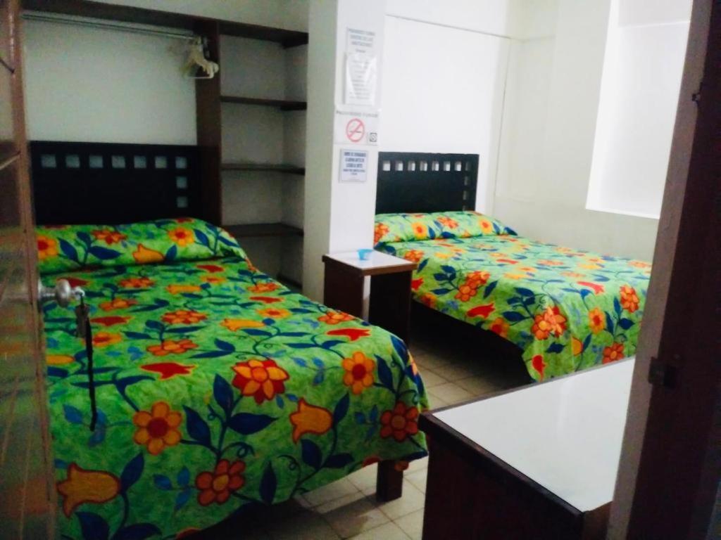 Hotel Zocalo Abuelos Акапулко Екстериор снимка