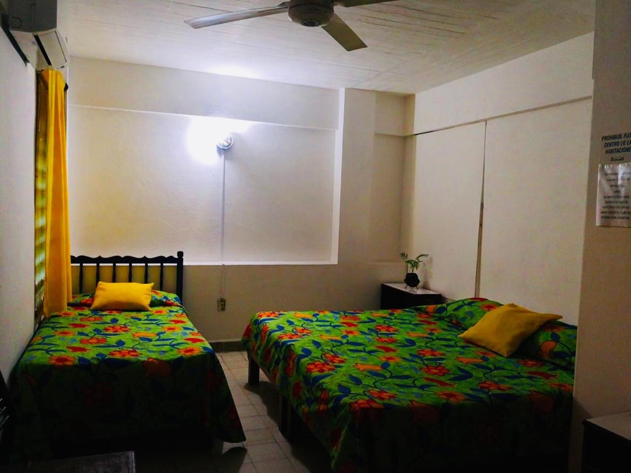 Hotel Zocalo Abuelos Акапулко Екстериор снимка